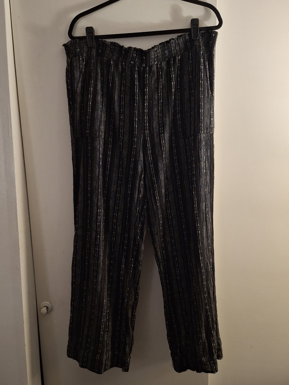 Time and Tru Women's Black and White Textured Striped Wide Leg Pants
